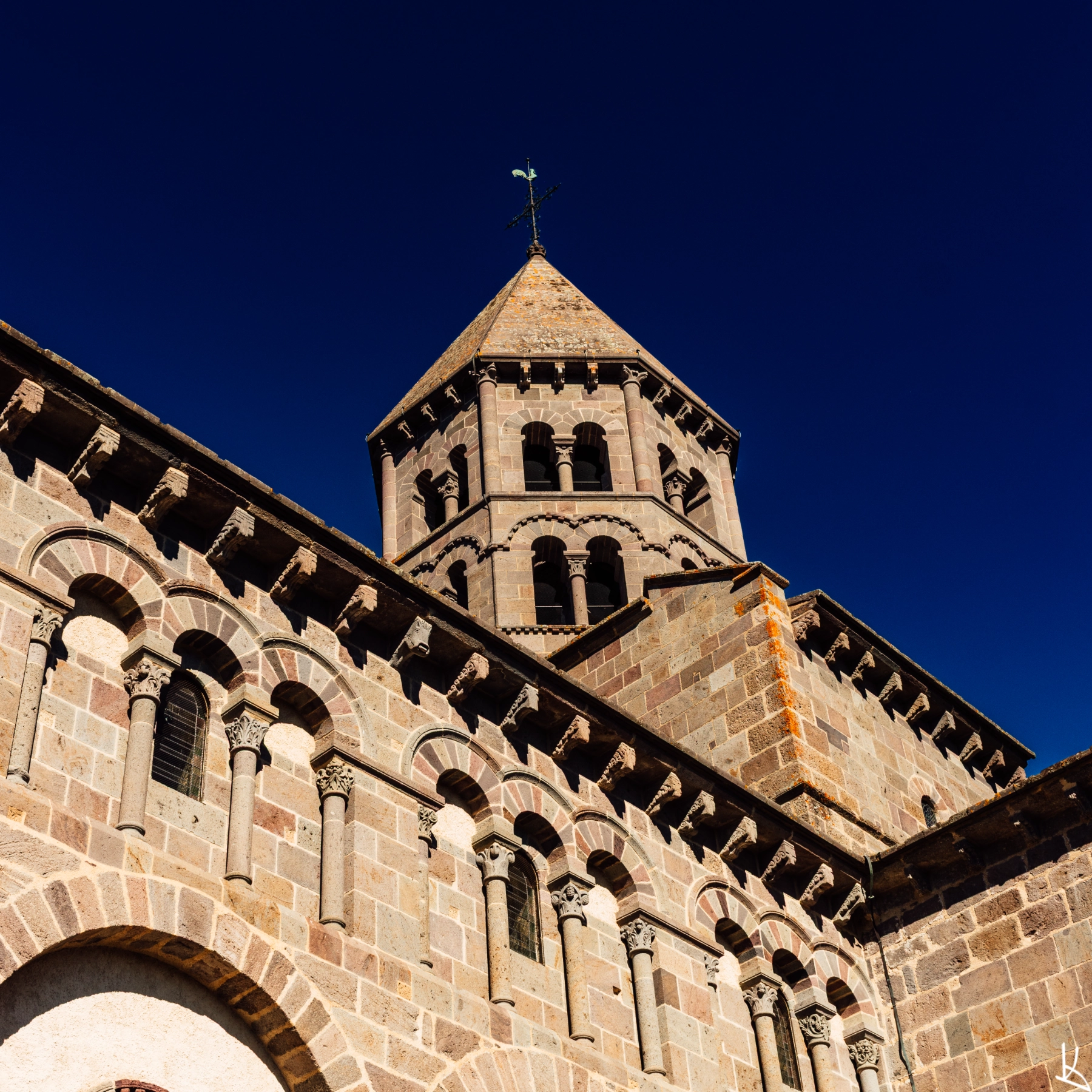 Basilique de Saint-Nectaire - le clocher